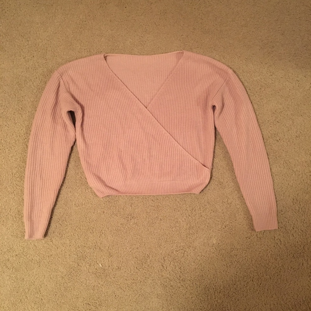 Cropped pink sweater